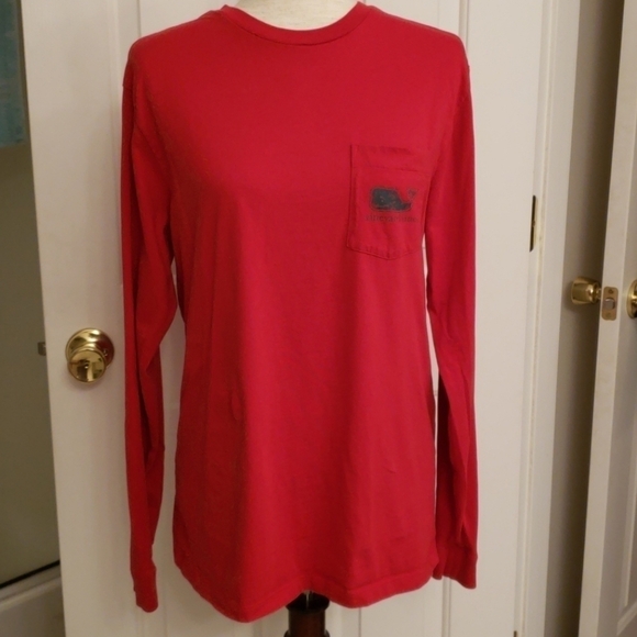 Vineyard Vines Tops - Vineyard Vines Red Christmas T-Shirt